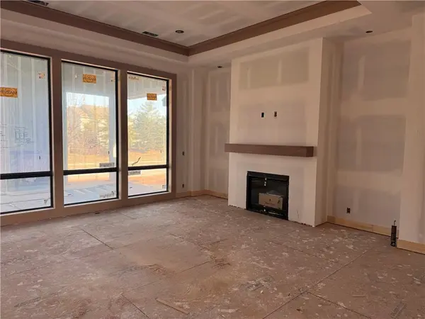 3244 W 133rd TER, Leawood, KS 66209