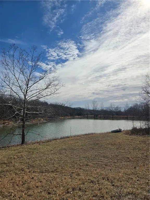 Mo-V HWY, Edwards, MO 65326