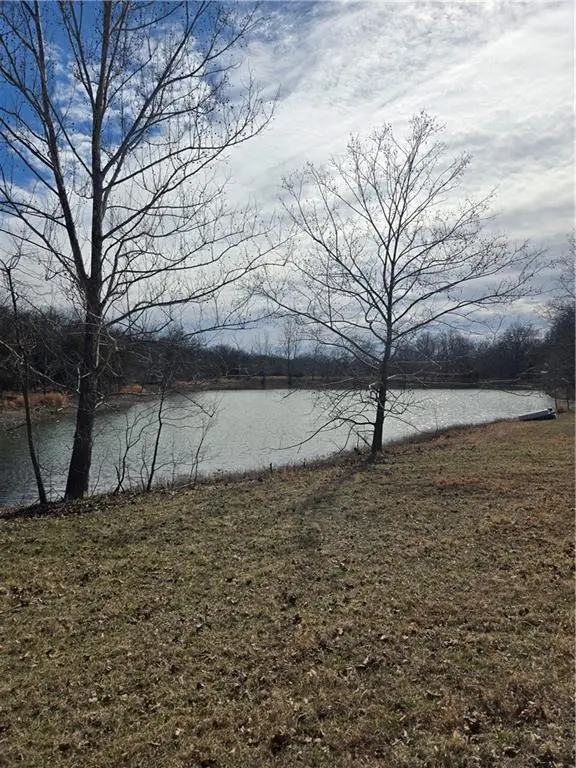 Mo-V HWY, Edwards, MO 65326