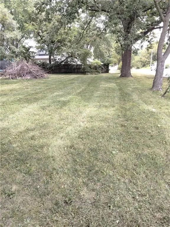 201 E School ST, Hamilton, MO 64644