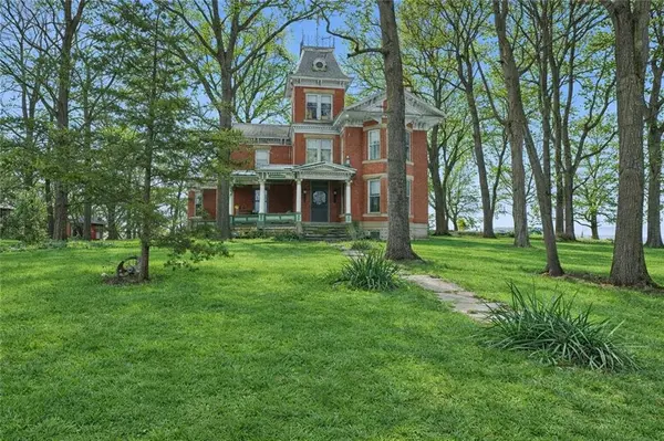 709 Herring ST, Brunswick, MO 65236