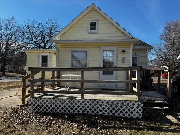 133 S Mulberry ST, Maryville, MO 64468