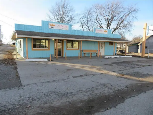 204 Third ST, Winchester, KS 66097