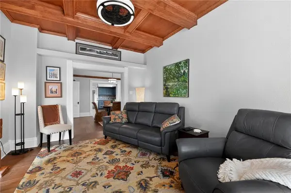 204 SE 1st ST, Lee's Summit, MO 64063