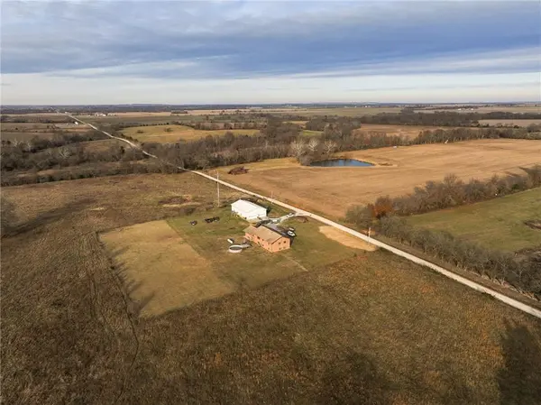 27668 E Katy RD, Walker, MO 64790