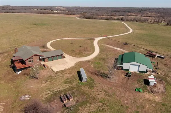 32846 Block RD, Paola, KS 66071