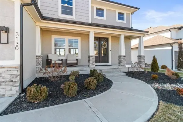 3130 SW Blue Ribbon ST, Lee's Summit, MO 64082