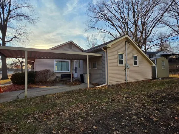 508 W 4th Street TER, Carrollton, MO 64633