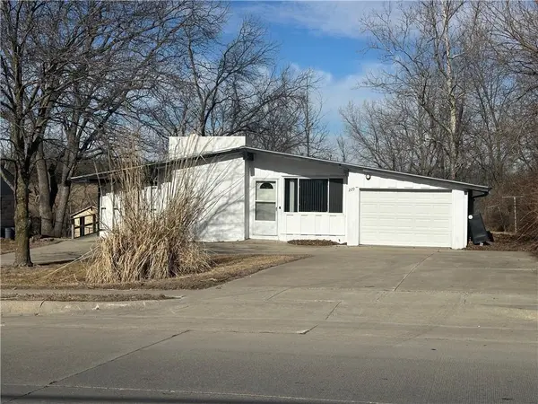 229 W 16th ST, Maryville, MO 64468