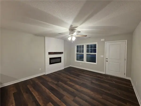 30-32 E 7th ST, Adrian, MO 64720