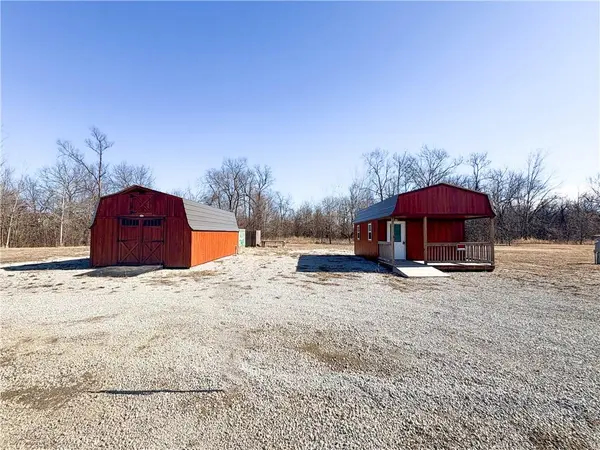 1451 S Buckner Tarsney RD, Grain Valley, MO 64029
