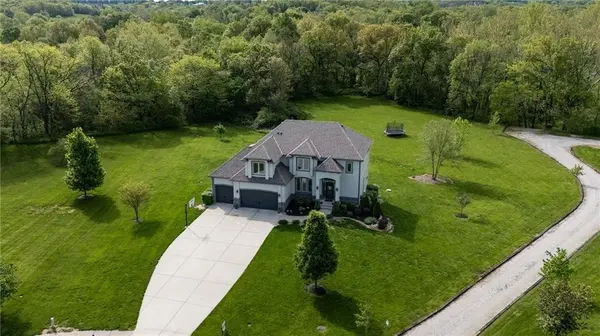 13017 Kelli DR, Kearney, MO 64060