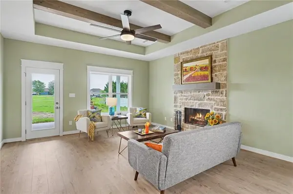 1013 Bluestem CIR, Baldwin City, KS 66006