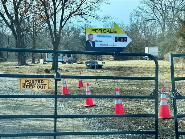 00000 Columbia RD, Paola, KS 66071