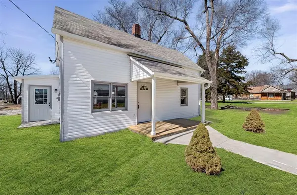 302 Wells ST, Orrick, MO 64077