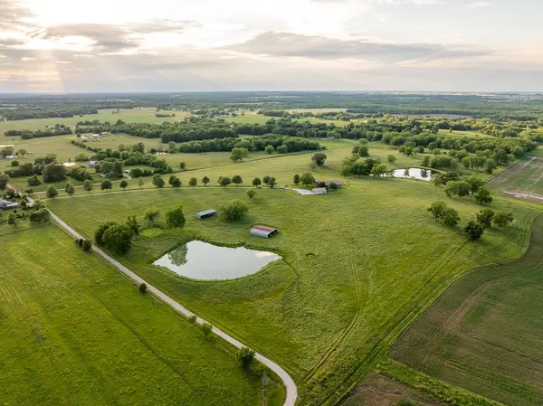 662 W 6th ST, Schell City, MO 64783