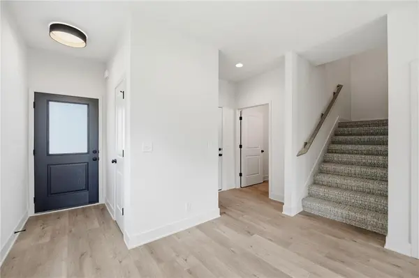 219 NW Orchard CT, Lee's Summit, MO 64063