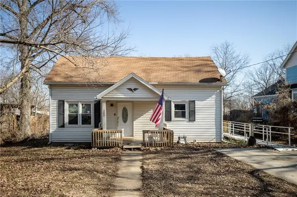 300 E Florence ST, Windsor, MO 65360