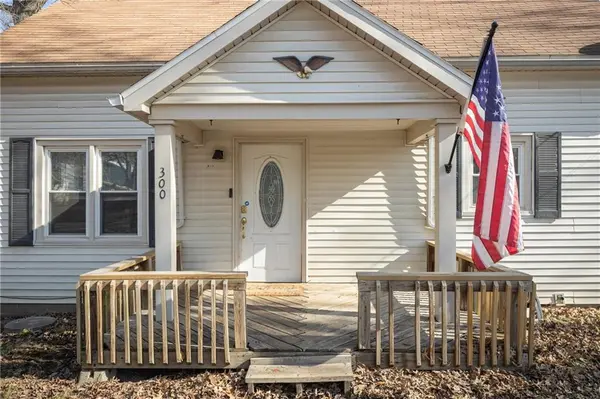 300 E Florence ST, Windsor, MO 65360