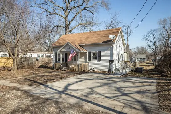 300 E Florence ST, Windsor, MO 65360