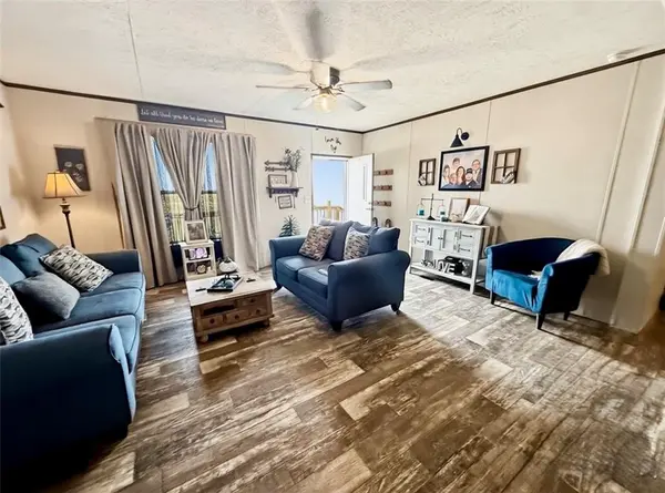 19525 50th RD, Parsons, KS 67357