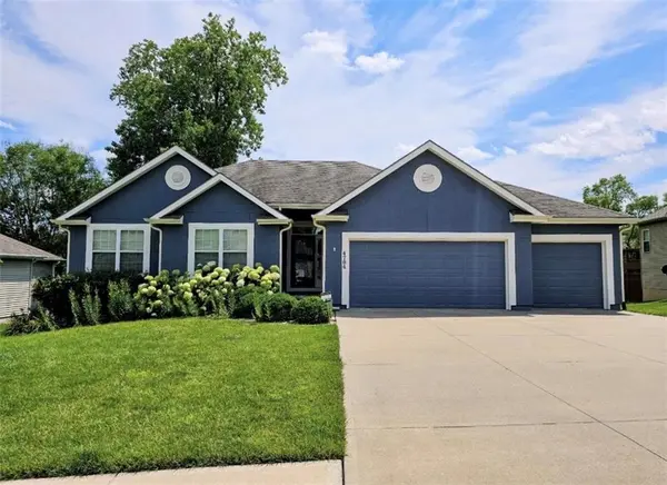4704 Donnelly DR, St Joseph, MO 64506