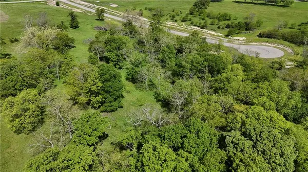 5201 W 188th TER, Stilwell, KS 66085