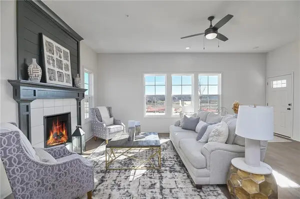 135 S Diane DR, Olathe, KS 66061