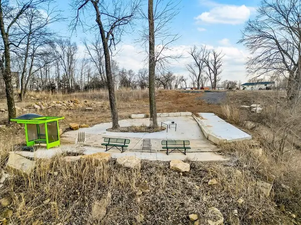4111 Frisbie RD, Shawnee, KS 66226