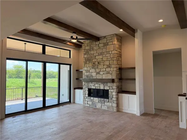 1007 Wilds Pkwy, Greenwood, MO 64034