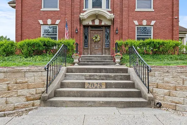 2028 Clay ST, St Joseph, MO 64501