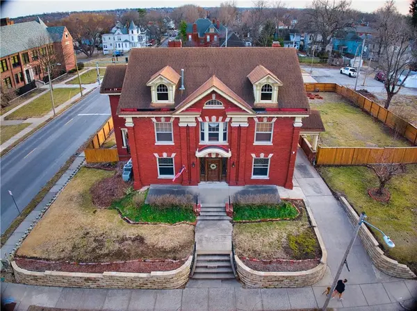 2028 Clay ST, St Joseph, MO 64501