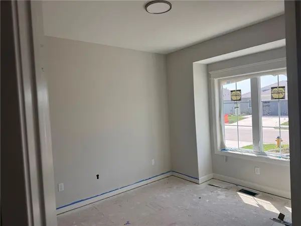 15366 W 173rd TER, Olathe, KS 66062