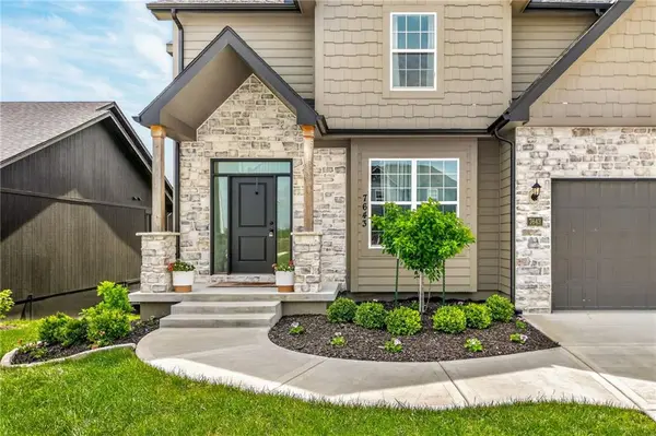 7643 N Sycamore AVE, Kansas City, MO 64158
