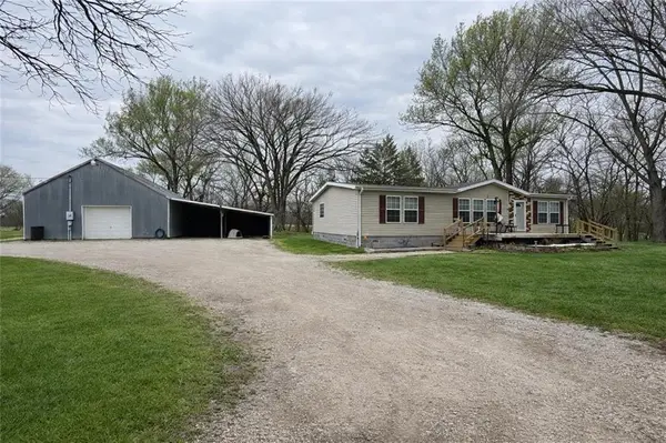 23098 Kiowa RD, Parsons, KS 67357