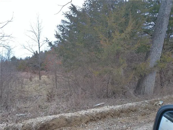 W 371st ST, Osawatomie, KS 66064