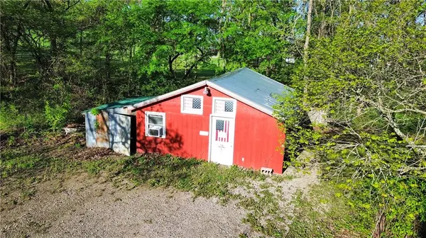 421 S 1st ST, Mound City, KS 66056