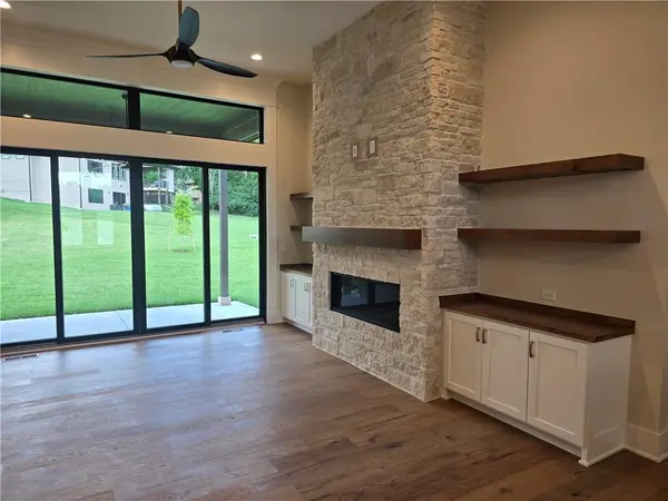 2750 SW Heartland RD, Lee's Summit, MO 64082