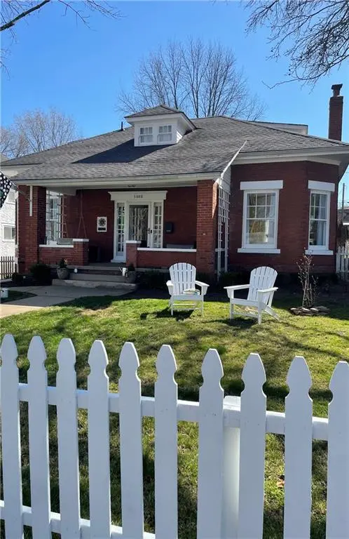 1805 South ST, Lexington, MO 64067