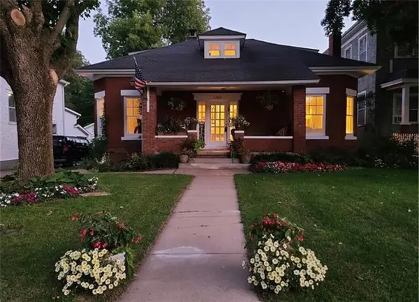 1805 South ST, Lexington, MO 64067