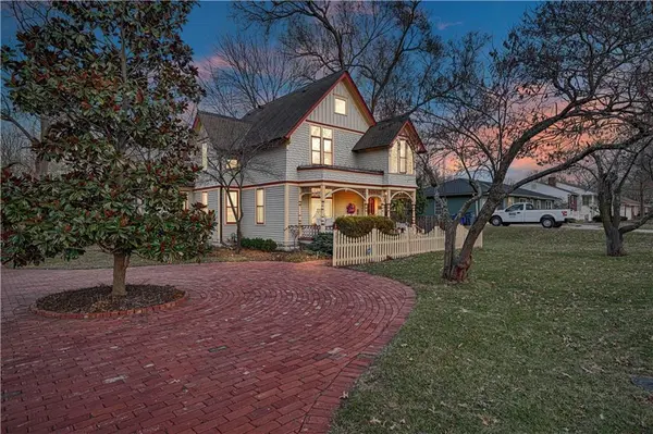401 S Harrison ST, Olathe, KS 66061