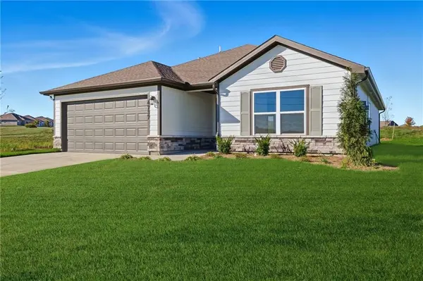20262 W 195th ST, Spring Hill, KS 66083