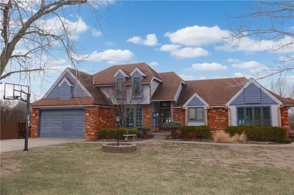 39 Mackenzie DR, St Joseph, MO 64503