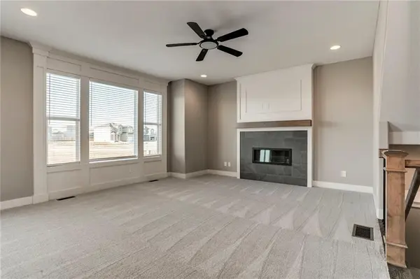 28321 W 160th CT, Gardner, KS 66030