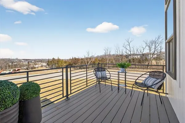 9312 Freedom ST, Lenexa, KS 66227