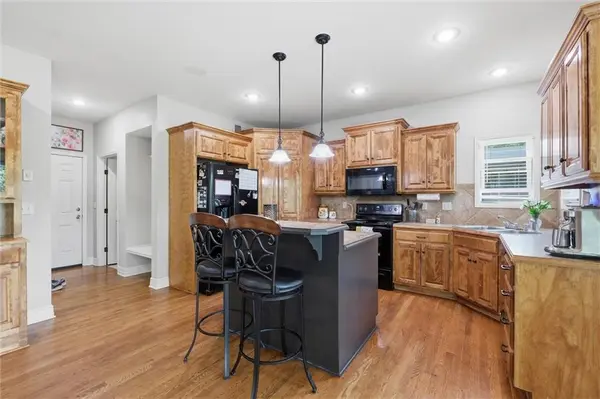 312 SE Battery DR, Lee's Summit, MO 64063