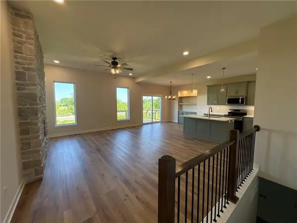 29336 Palmer DR, Paola, KS 66071
