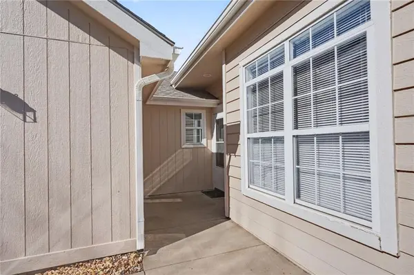 5200 Congressional PL, Lawrence, KS 66049