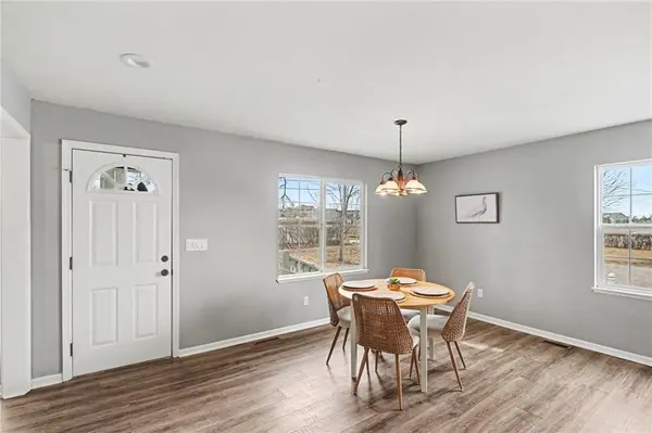1492 SW Hook RD, Lee's Summit, MO 64082