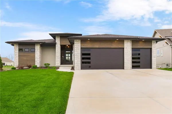16776 S Ripley ST, Olathe, KS 66062